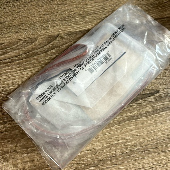 Dooney & Bourke Pebble Grain ID Lanyard NWT - Picture 6 of 8